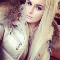 Anna Nyström taking a selfie