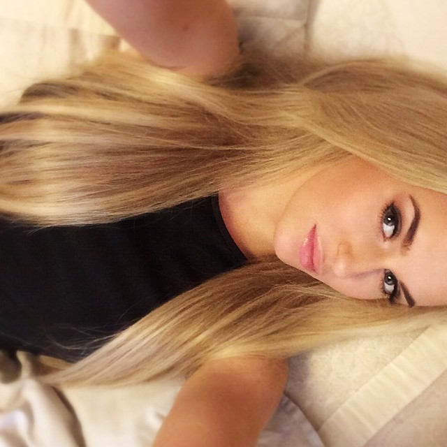 Anna Nyström taking a selfie