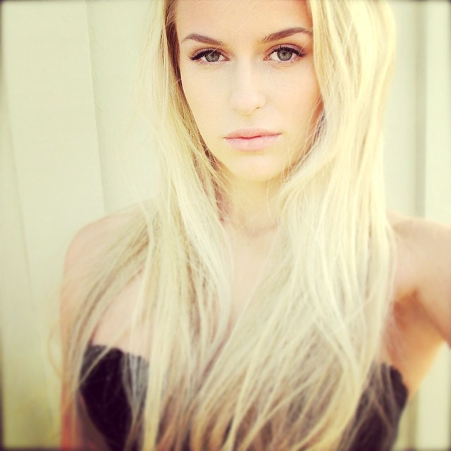 Anna Nyström taking a selfie