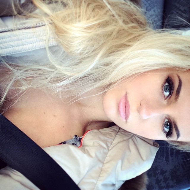 Anna Nyström taking a selfie