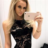 Anna Nyström taking a selfie