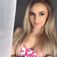 Anna Nyström taking a selfie