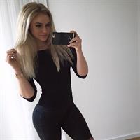 Anna Nyström taking a selfie