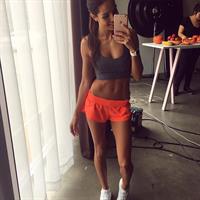 Kayla Itsines taking a selfie