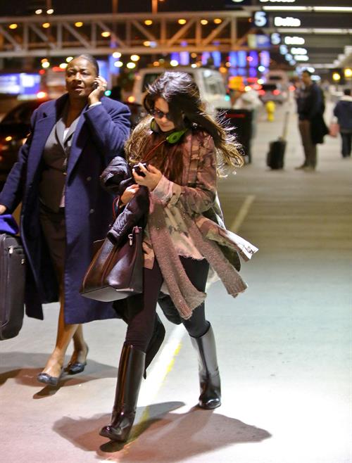 Selena Gomez – LAX airport arrival in LA 1/5/13 
