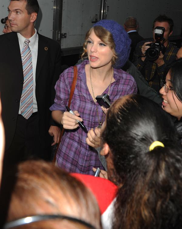 Taylor Swift arriving David Letterman Show October 26, 2010 