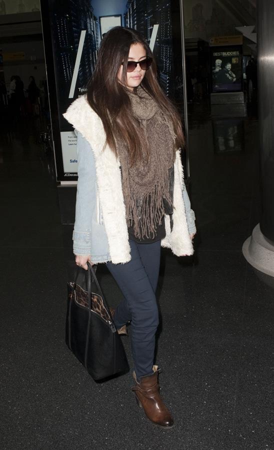 Selena Gomez At JFK airport in New York 18th January 2013 