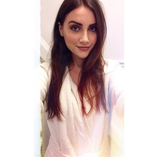 Anna Wolf taking a selfie