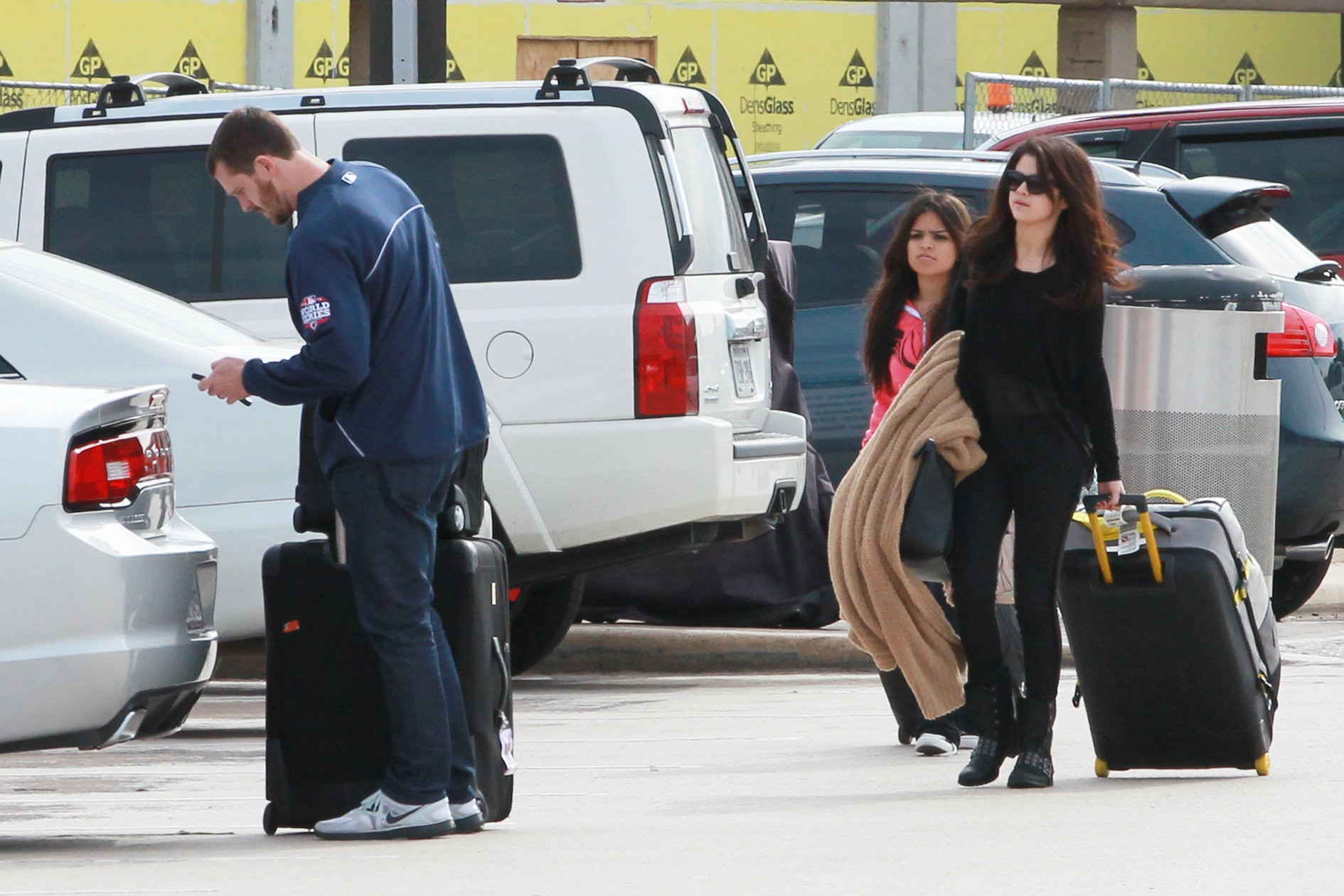 Selena Gomez returning to her home outside of Dallas 11/13/12 