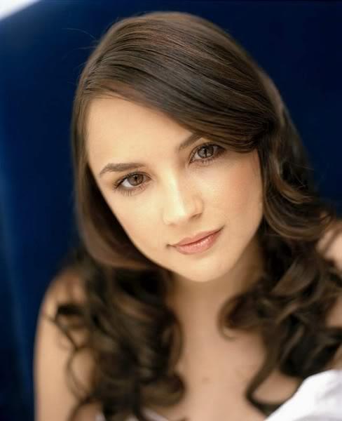 Rachael Leigh Cook