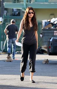 Selena Gomez on the Set of Parental Guidance Suggested - Van Nuys, CA - August 06, 2012