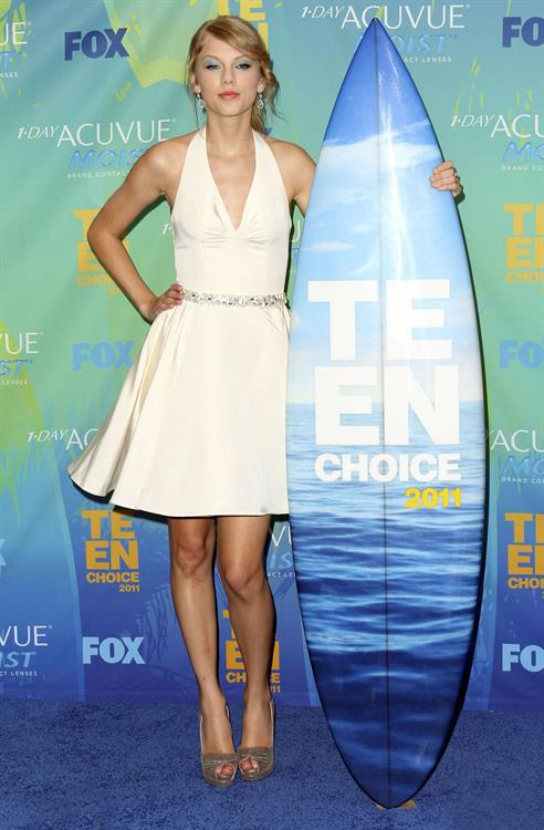 Taylor Swift at the 2011 Teen Choice Awards August 07, 2011 