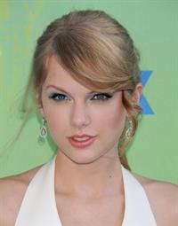 Taylor Swift at the 2011 Teen Choice Awards August 07, 2011 