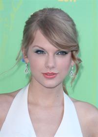 Taylor Swift at the 2011 Teen Choice Awards August 07, 2011 