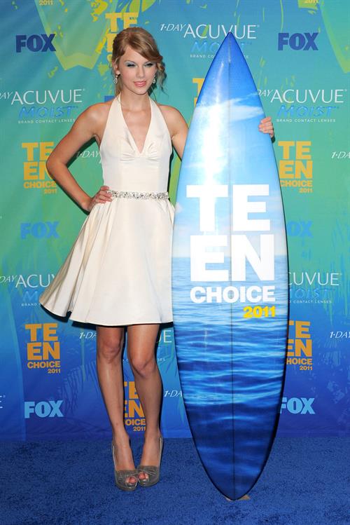 Taylor Swift at the 2011 Teen Choice Awards August 07, 2011 