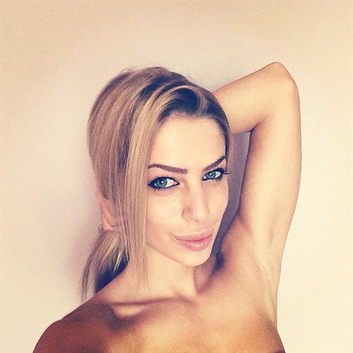 Yanita Yancheva taking a selfie