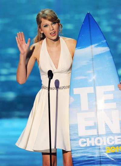 Taylor Swift at the 2011 Teen Choice Awards August 07, 2011 