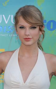 Taylor Swift at the 2011 Teen Choice Awards August 07, 2011 