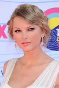 Taylor Swift at the 2012 Teen Choice Awards in Universal City July 22, 2012 