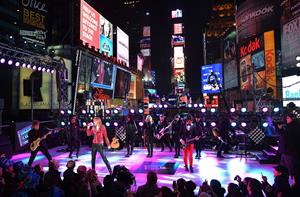 Taylor Swift Performs during New Year's Eve 2013 Times Square in New York Decemeber 31, 2012 