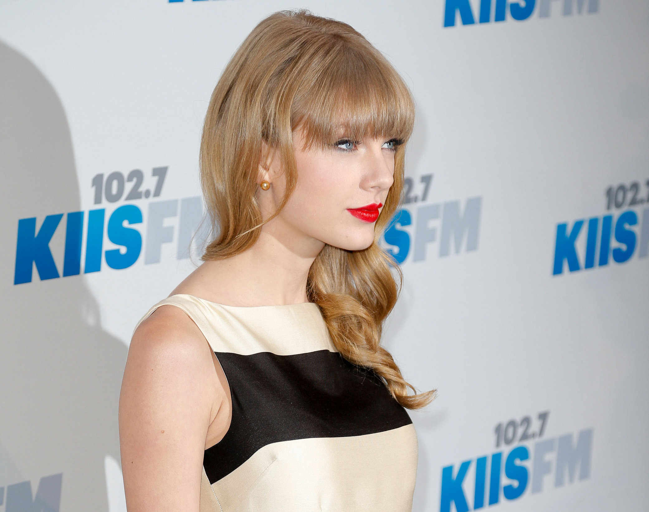 Taylor Swift at the KIIS FM 2012 Jingle Ball concert at Nokia Theatre in Los Angeles - December 1, 2012 