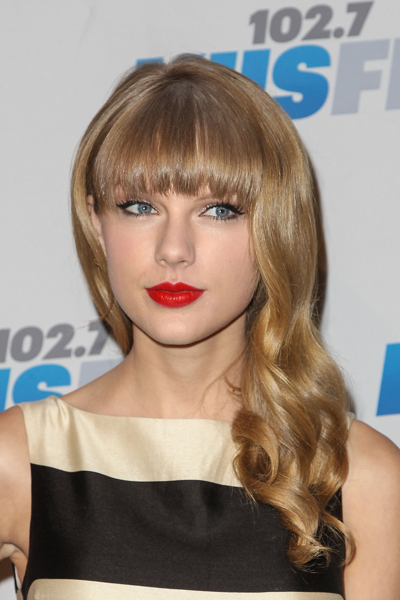 Taylor Swift at the KIIS FM 2012 Jingle Ball concert at Nokia Theatre in Los Angeles - December 1, 2012 