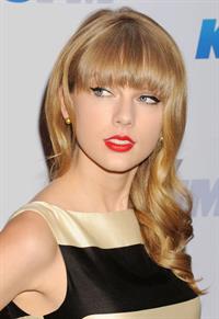 Taylor Swift at the KIIS FM 2012 Jingle Ball concert at Nokia Theatre in Los Angeles - December 1, 2012 