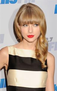 Taylor Swift at the KIIS FM 2012 Jingle Ball concert at Nokia Theatre in Los Angeles - December 1, 2012 