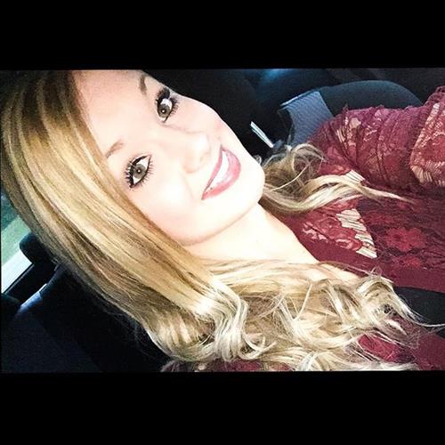 Mariah Alexis Vest Selfie Pictures Mariah Alexis Vest taking a selfie