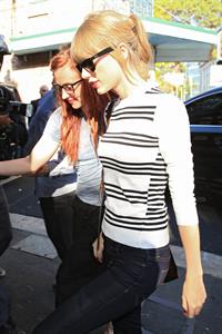 Taylor Swift grabs breakfast at Bills restaurant in Sydney 11/25/12 