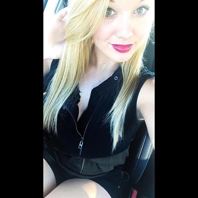 Mariah Alexis Vest taking a selfie