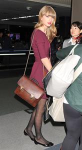 Taylor Swift at Narita International Airport November 24, 2012