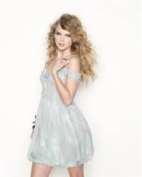 Taylor Swift Glamour Magazine November 2010 