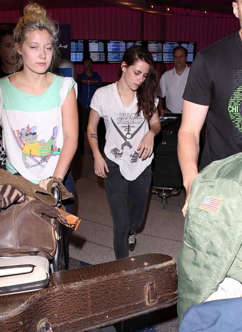 Kristen Stewart – Los Angeles airport arrival 10/4/13  