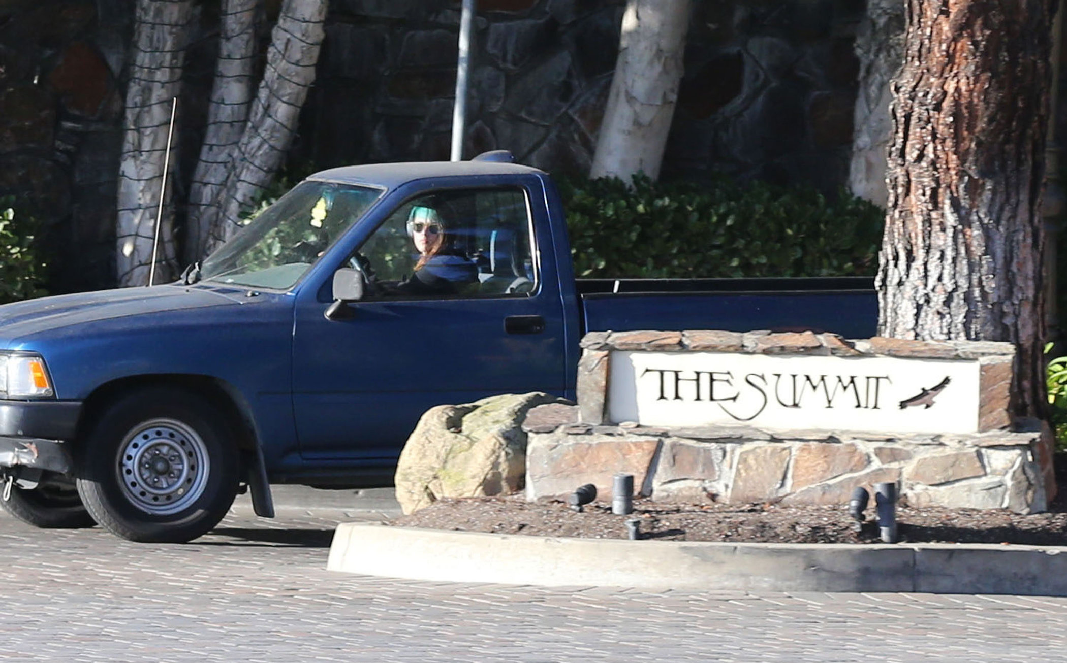 Kristen Stewart driving in Los Angeles - October 30, 2013  