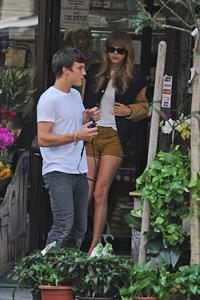 Taylor Swift walking in New York City Aug 31 2012