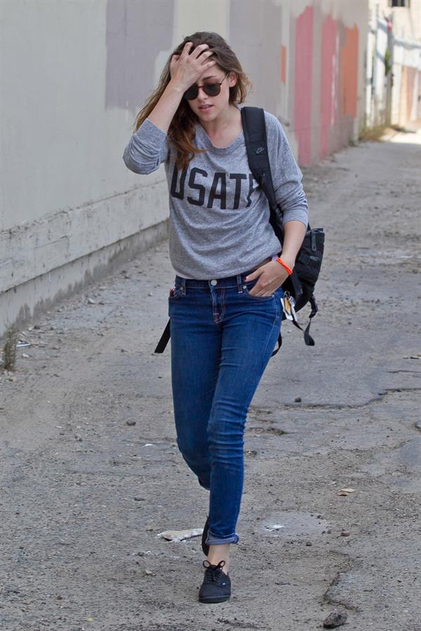 Kristen Stewart walking in Los Angeles - June 13, 2013 