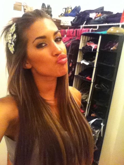 Claudia Sampedro taking a selfie