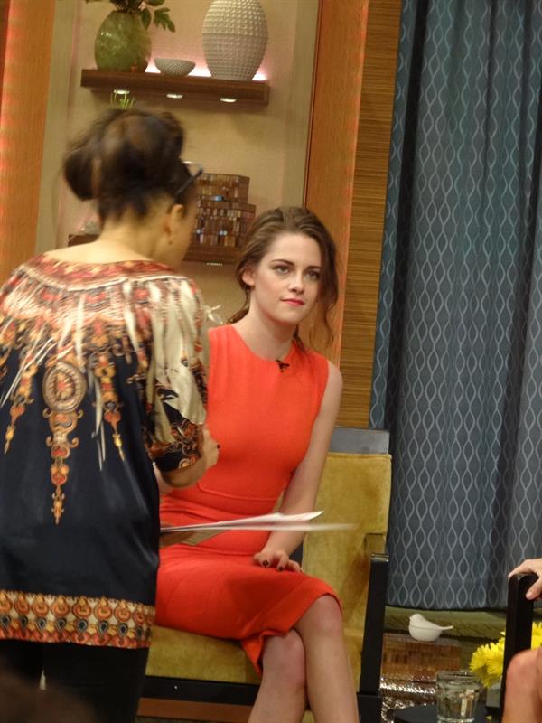 Kristen Stewart Live! with Kelly & Michael 11/7/12