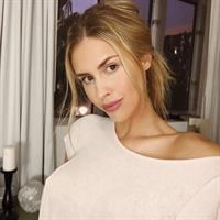 Kayla Rae Reid taking a selfie