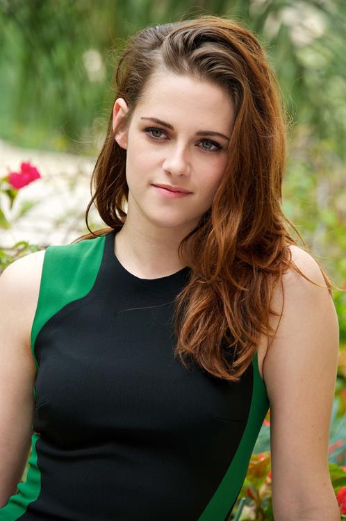 Kristen Stewart Breaking Dawn Part 2 Press Conference Portraits 11/2/12 in Los Angeles