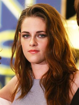 Kristen Stewart at Hollywood Foreign Press Association's Cecil B. Demille Award presentation in Beverly Hills 11/1/12