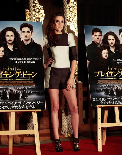 Kristen Stewart The Twilight Saga: Breaking Dawn Part 2 photocall in Tokyo on October 24, 2012 