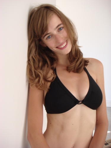 Eliza Sys in a bikini