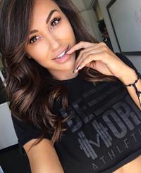 Ana Cheri taking a selfie