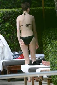 Anne Hathaway on a Beach in Miami 11 05 12 