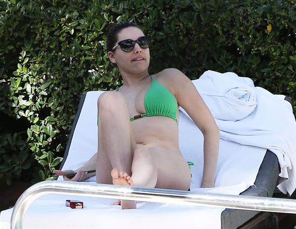 Kelly Brook bikini candids by the pool in Miami 2/1/13 