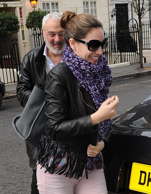 Kelly Brook Arriving home in London - Feb 6, 2013 