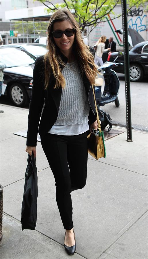 Jessica Biel - Spotted in New York City (06.05.2013) 