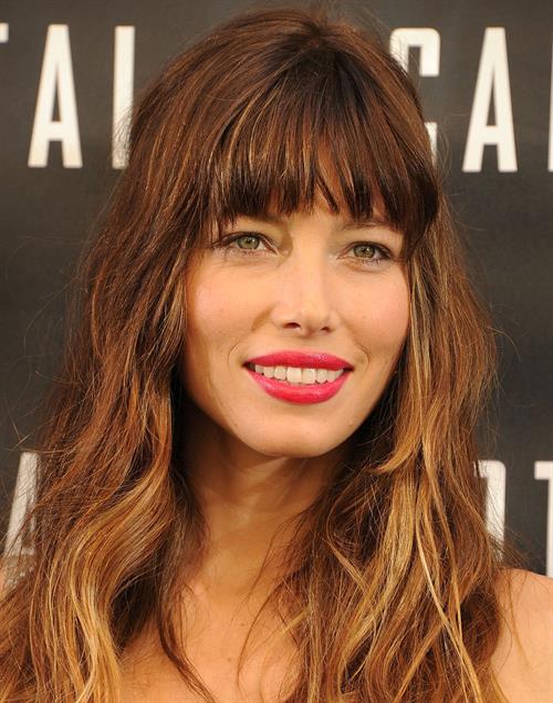 Jessica Biel poses at the Total Recall - Los Angeles Photo Call on July 28, 2012 in Beverly Hills, California